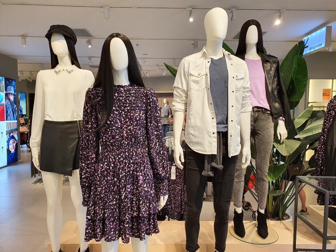 ベトナム人の若者の服装ってどんな感じ 露出多め 日本人とベトナム人の服を比較してみる Sakura Hotel ベトナム人の若者の服装ってどんな感じ 露出多め 日本人とベトナム人の服を比較してみる Sakura Hotel